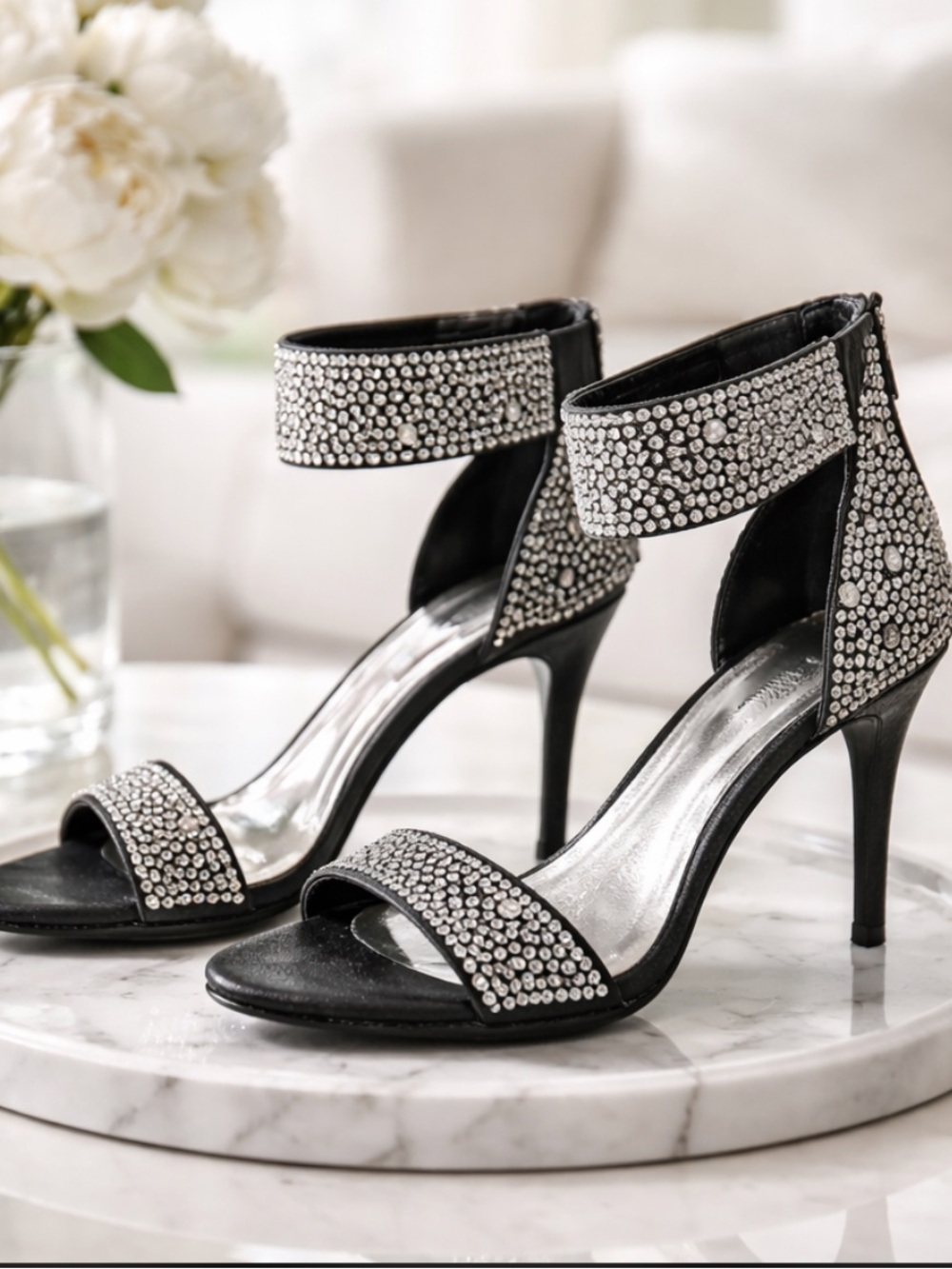De Blossom Collection special occasion sandals.